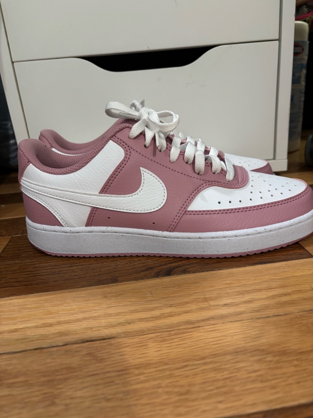 Nike court vision low Sneakers in White & Dusty Pink
